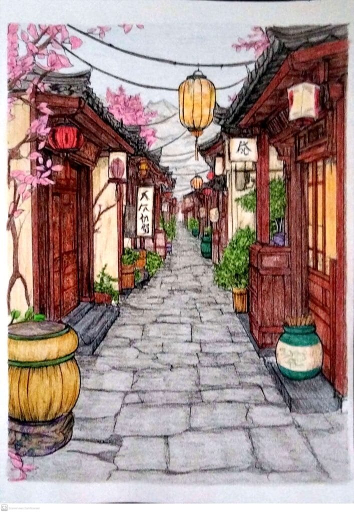 Illustration d’une ruelle traditionnelle asiatique, bordée de maisons en bois, de plantes en pot et de lanternes suspendues.